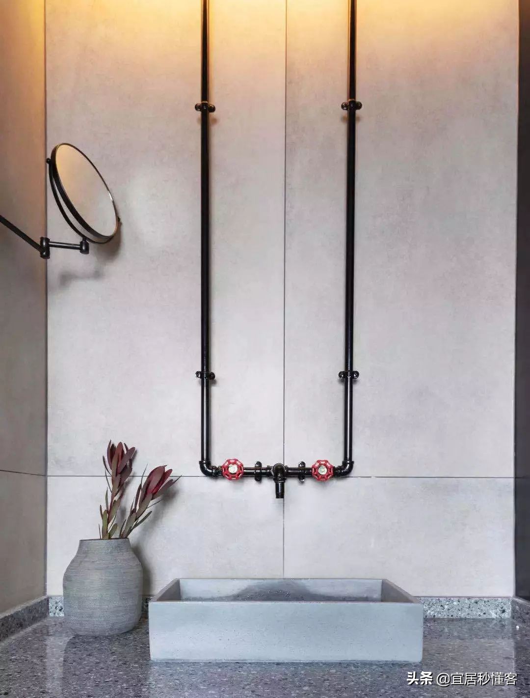 98年纹身师一人宅，酷炫工业风，家里一半面积是客厅