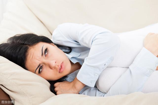 54岁大姐腿疼痛,50岁大姐双腿疼痛难行走