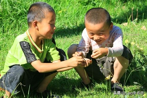 孩子的快乐其实很简单不是吗,幼儿园老师的快乐其实很简单