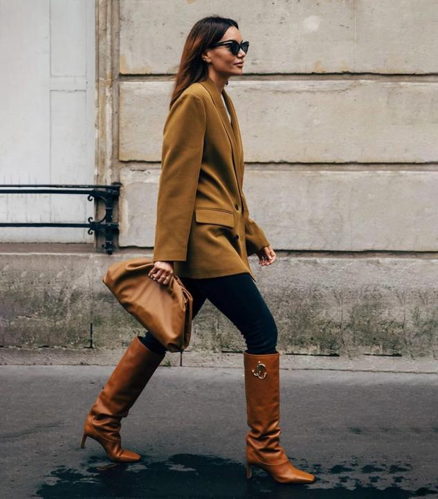 女人年过40岁多穿这3种颜色真减龄,40岁女人穿什么颜色显年轻洋气