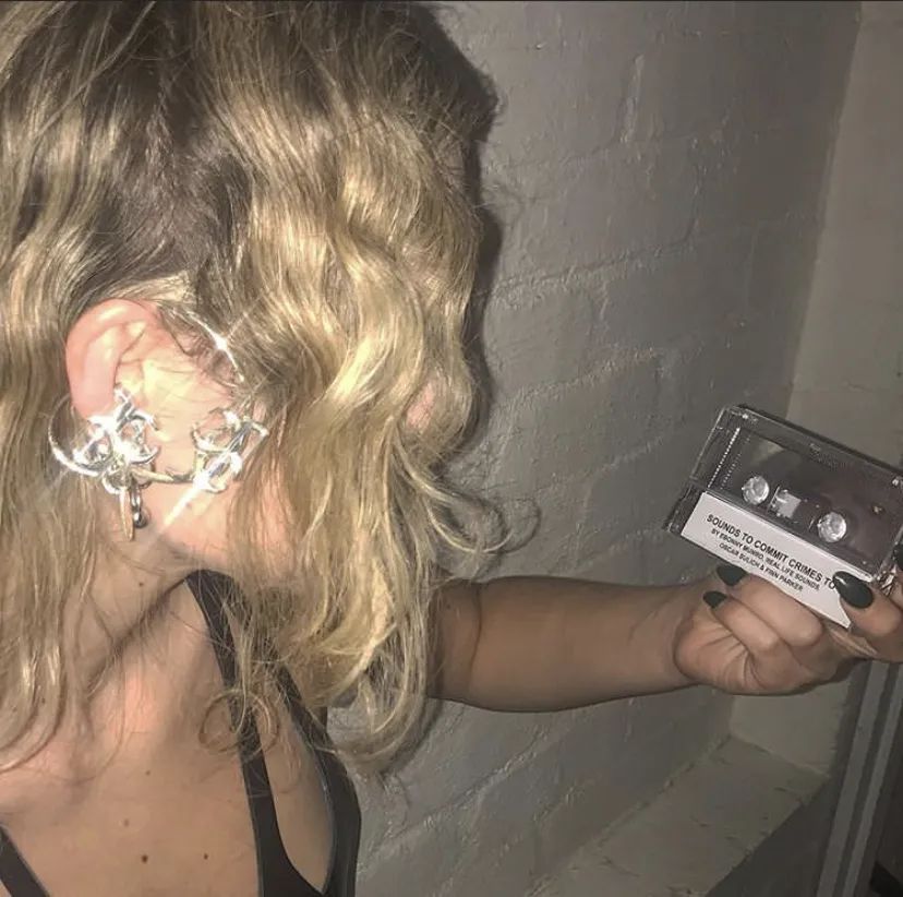 珍珠耳钉优雅永不过时,经典大方的耳钉