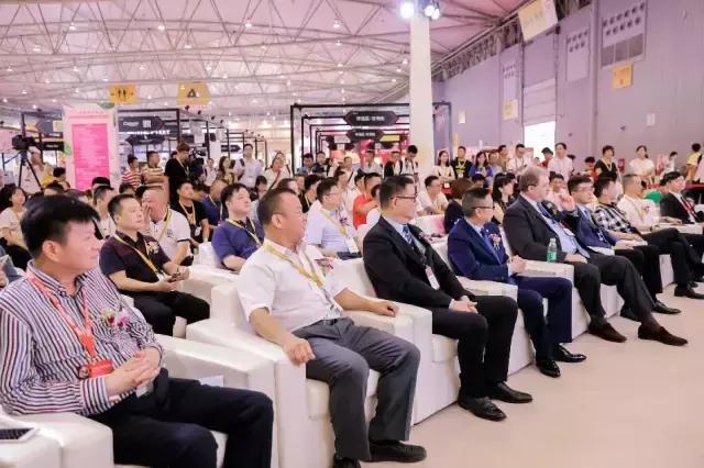 宸濇笣椁愰ギ闆嗙粨,宸濇笣椁愰ギ澶у挅