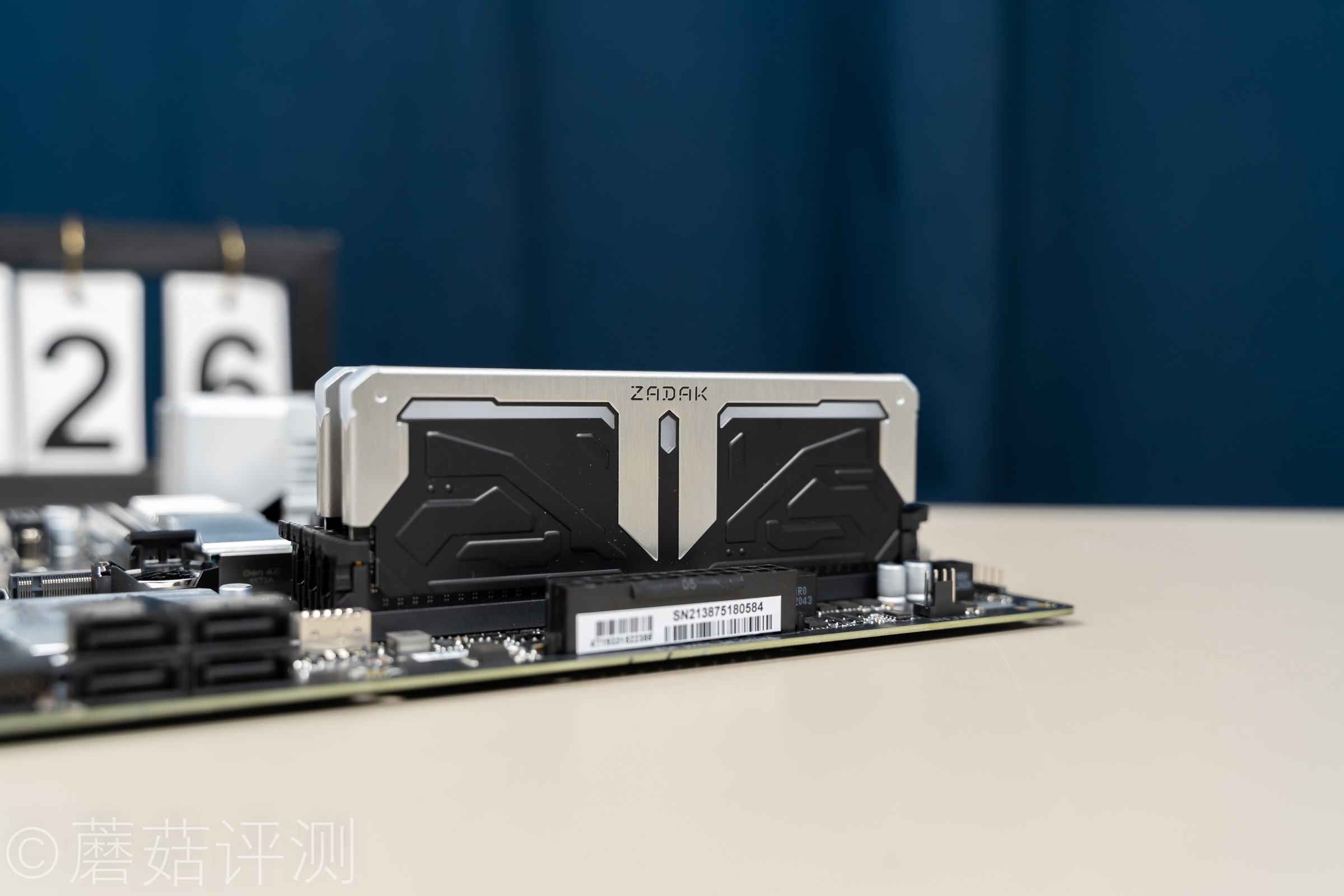 青春回忆系列：期望LPL夺冠，朋友装了台5700G主机玩lol