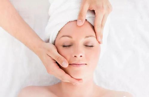 淡化痘印正确护肤步骤,什么东西能淡化痘印又能美白