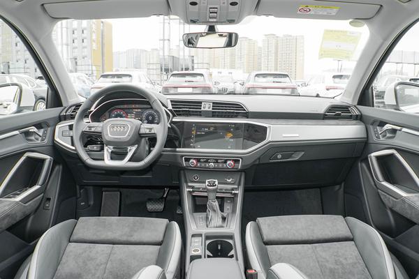 奥迪q32015款30tfsi1.4t,奥迪q3试驾1.4t时尚动感型够用吗