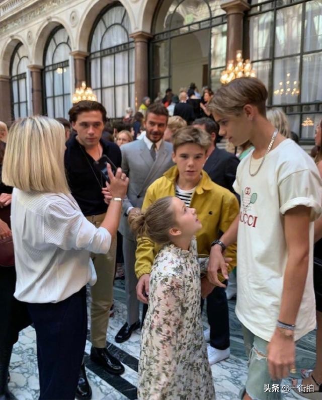 贝克汉姆晒与贝嫂红毯秀,贝克汉姆全家出街颜值爆棚