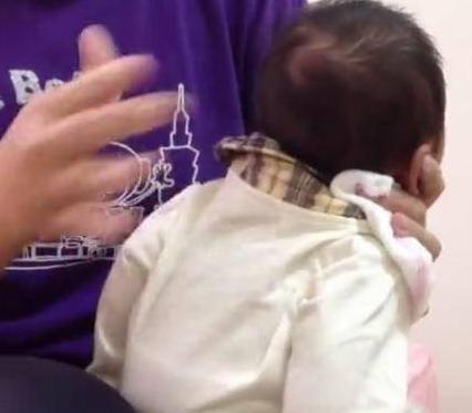 宝宝为什么会吐奶如何正确拍嗝,宝宝拍完嗝后总是吐奶怎么办