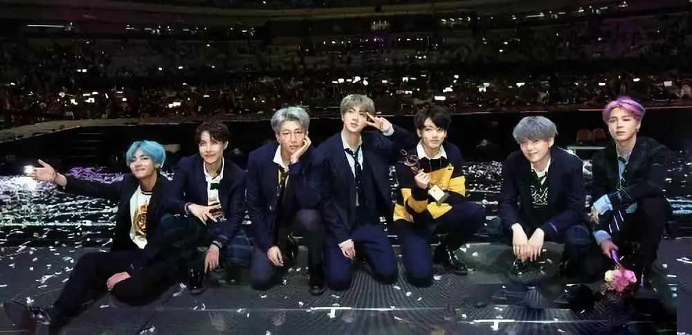 爱豆歌谣大赏,盘点韩国爱豆舞台摔倒瞬间