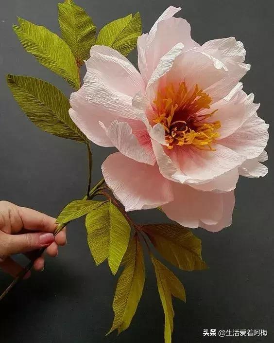 皱纹纸花朵手工艺术,纸艺玫瑰花的制作方法皱纹纸