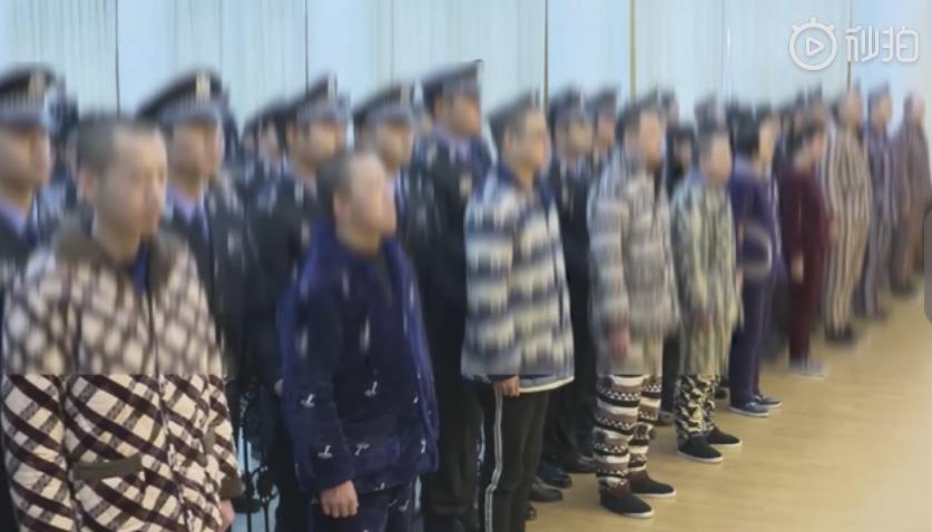 借出5600元收回13倍武汉“小额贷”涉黑案23人被判刑！