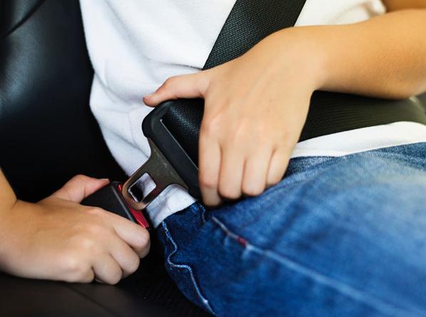 安全座椅连接带怎么安装,安全座椅的连接方式