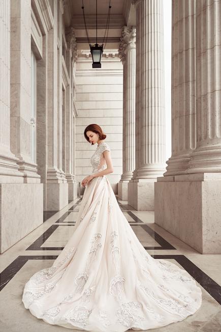 旅拍铂爵婚纱照美人鱼,经典拖尾婚纱照