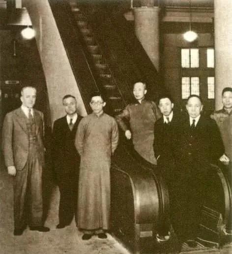 【有情有意】一盏灯，点亮“购物天堂”的传奇