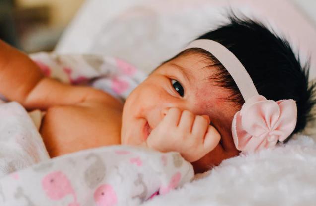 育儿0-3岁宝宝发育全攻略,宝宝1-6个月育儿难点