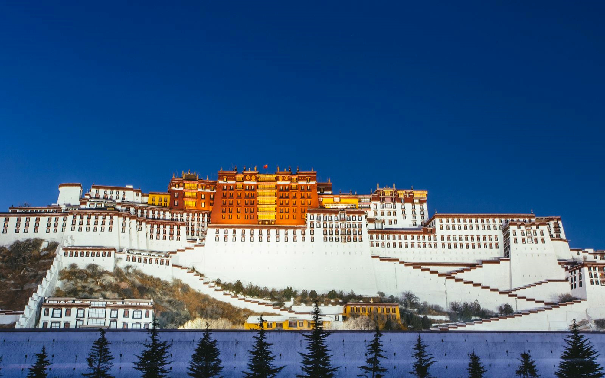 布达拉宫黄金之谜,布达拉宫内部的黄金从哪儿来的