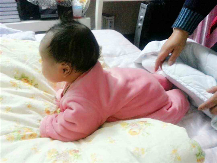 3个月宝宝竖头怎么矫正,3个月的宝宝竖头要达到什么标准