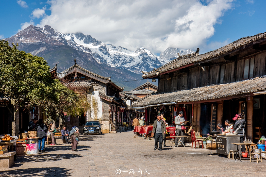 丽江四方街是古城里面吗,丽江四方街属于哪个古镇
