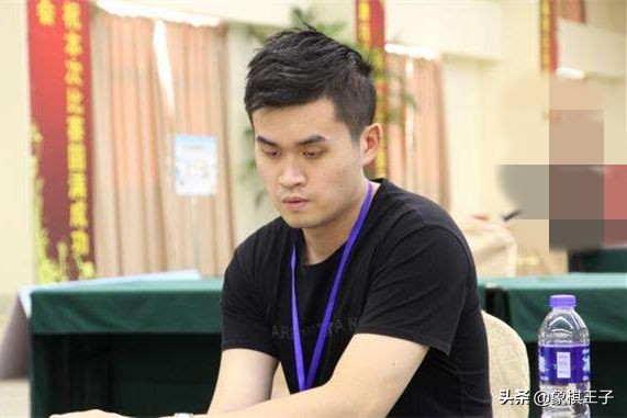 王天一成名战,王天一惊世飞刀视频