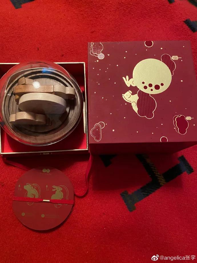 太奢侈了！LV、迪奥、爱马仕的月饼，美到不忍心吃