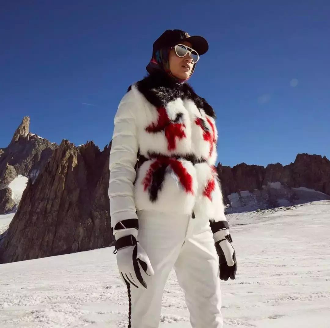 想要冬天穿出高级感,冬天围巾这样系简单又时尚好喜欢