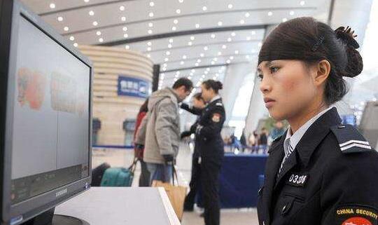 为什么地铁安检员工资少又累,做地铁安检员都必须知道哪些事情