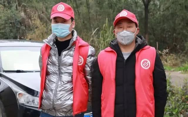 9人湖北探亲吃光三头猪,9个人吃光三头猪