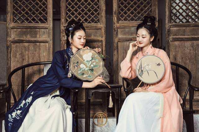 3首消暑古诗词，文采飞扬意境美，带来一阵清凉舒心