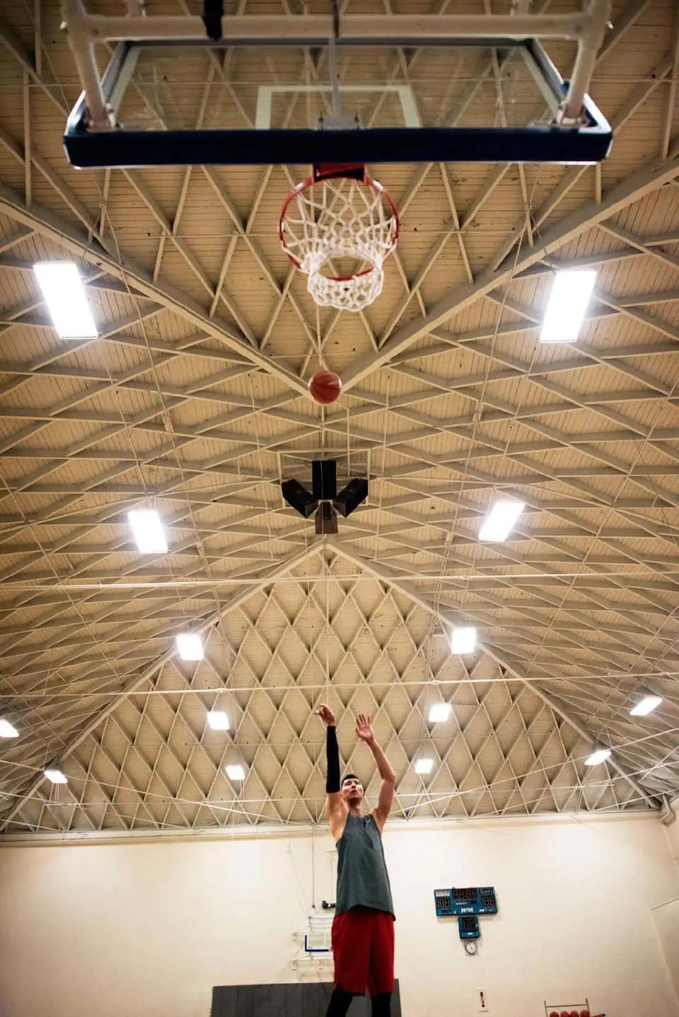 易建联nike篮球签名,nike易建联1代