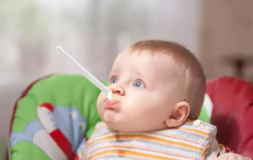 孩子吃撑呕吐后怎么处理,宝宝吃撑了有哪些症状