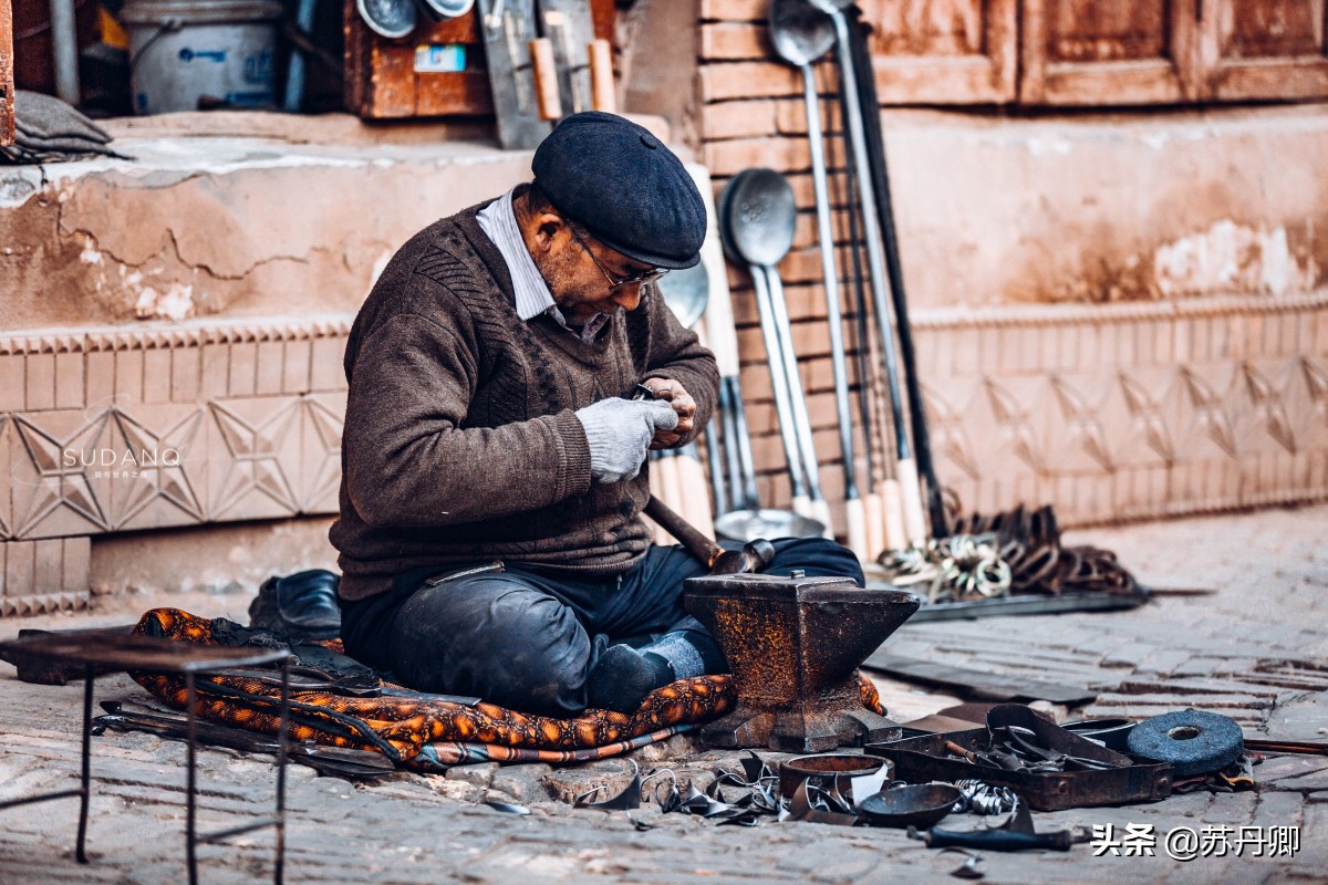 一个人去新疆旅游安全不,一个人去新疆喀什安全嘛