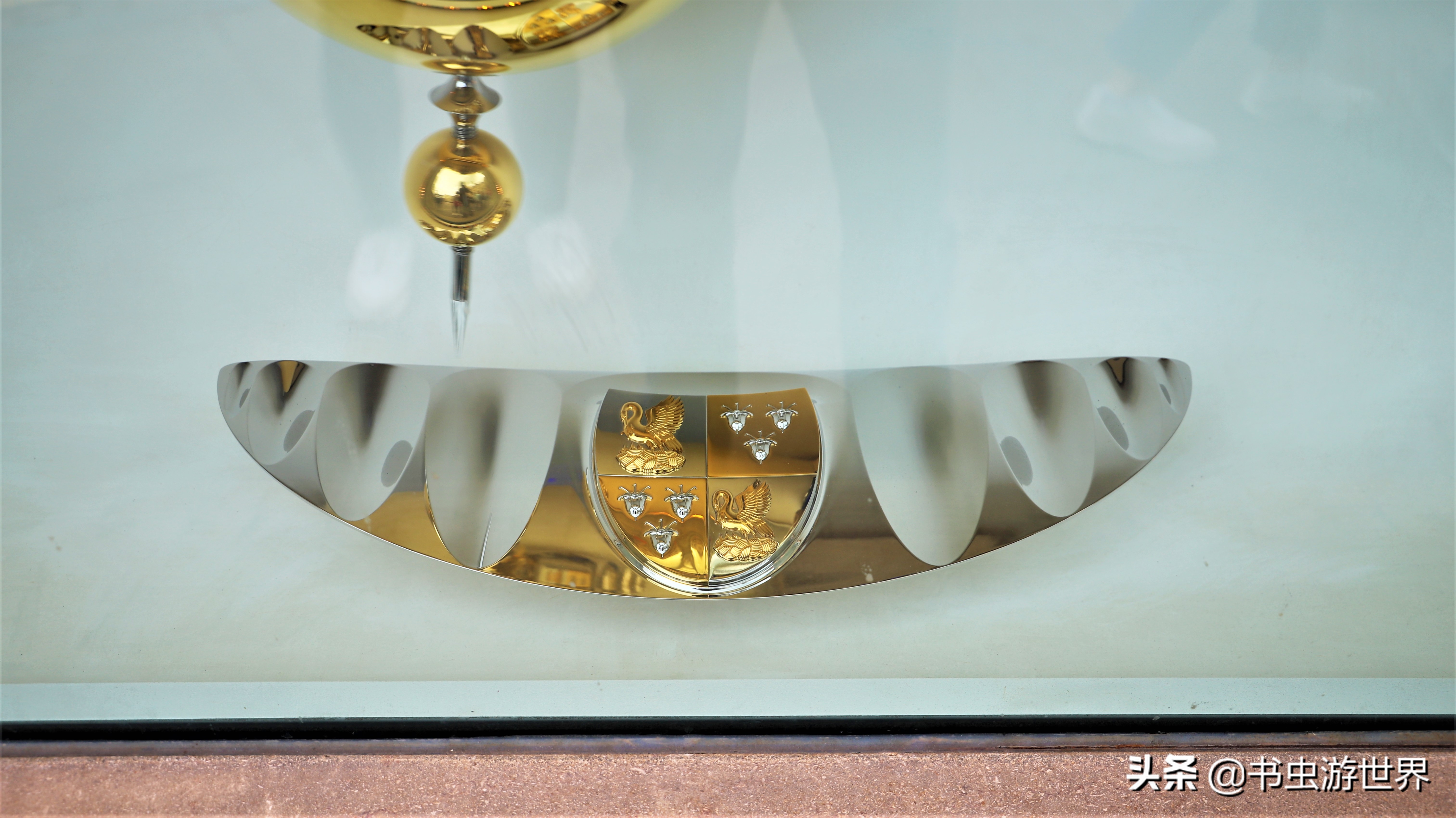 一只价值百万英镑的钟表，却让人看不懂时间，且每5分钟才准一次