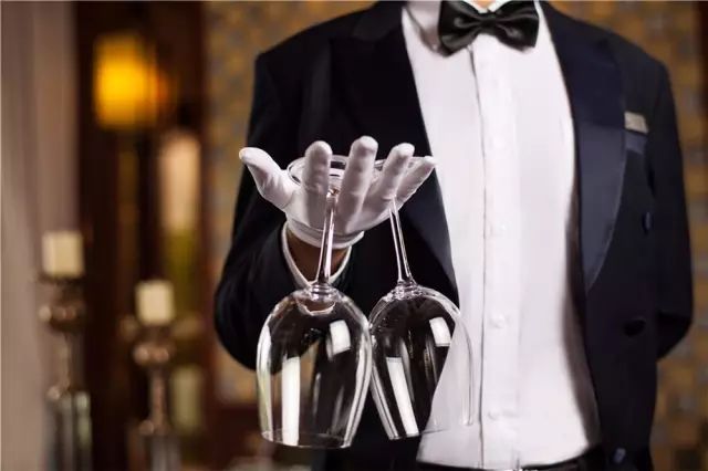 三亚高端酒店一线海景房推荐,三亚市区值得去住的别墅酒店