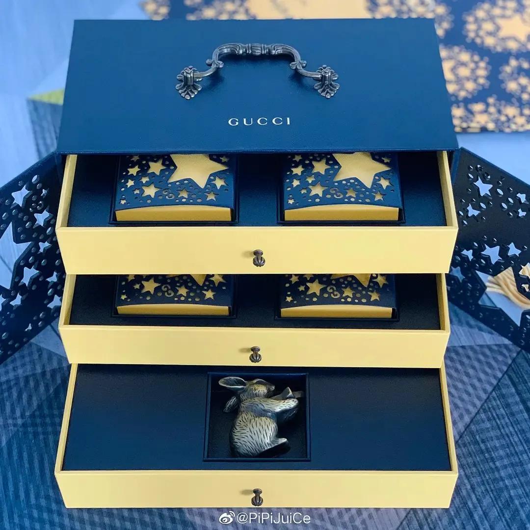 太奢侈了！LV、迪奥、爱马仕的月饼，美到不忍心吃