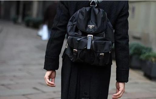 香港流行双肩包品牌,潮牌双肩包旅游专用