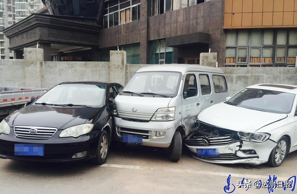 西城女司机撞人,女司机夜间路口撞上货车