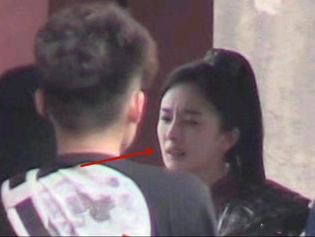杨幂翻白眼不耐烦,杨幂眼神慌张采访