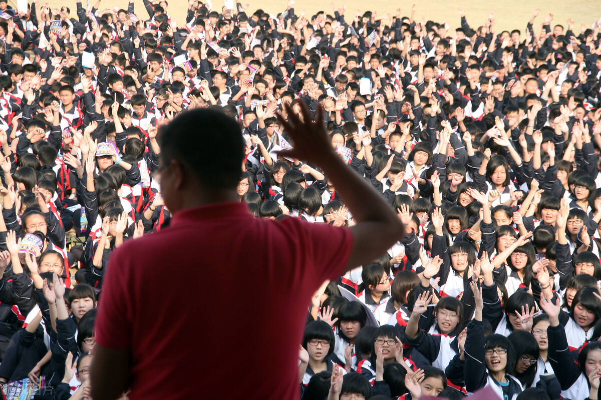 李阳的疯狂英语是怎么学的,李阳900句疯狂英语