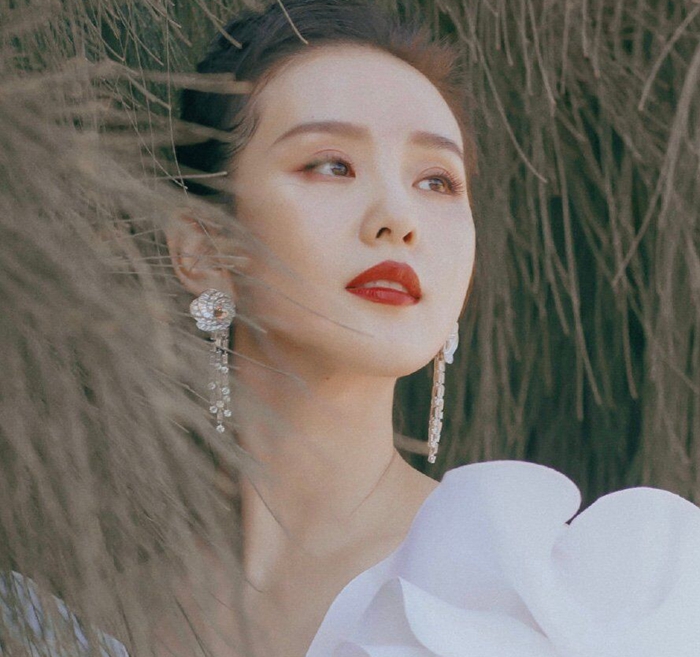 耳环怎么搭好看,耳环怎么搭出高级感