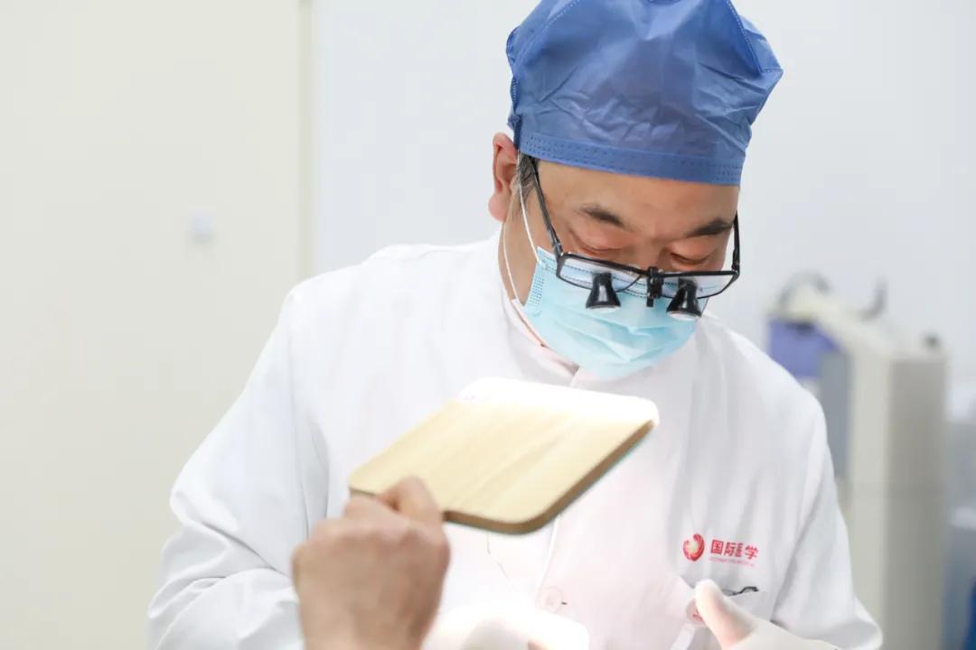 新时代红色军医精神,传承红色军医精神