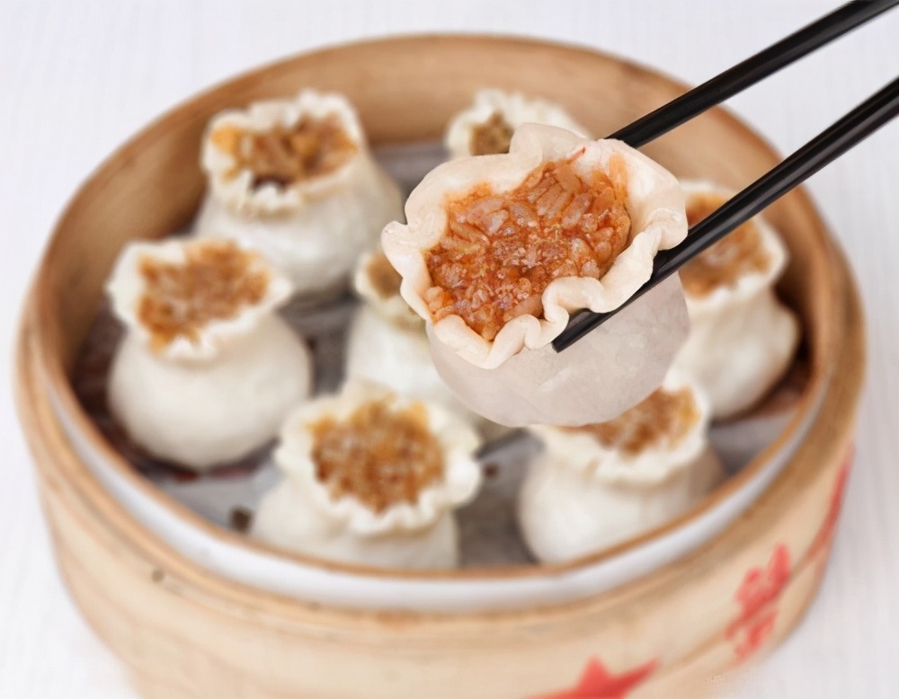 多余饺子皮最简单的做法,饺子皮烧麦怎么做不塌陷