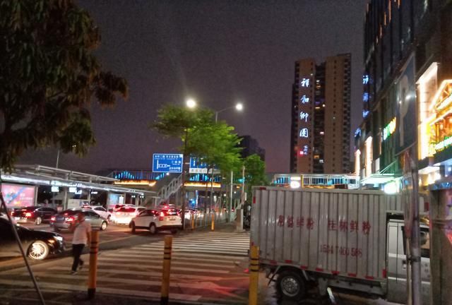 深圳观澜富士康南门夜景,富士康真实夜景