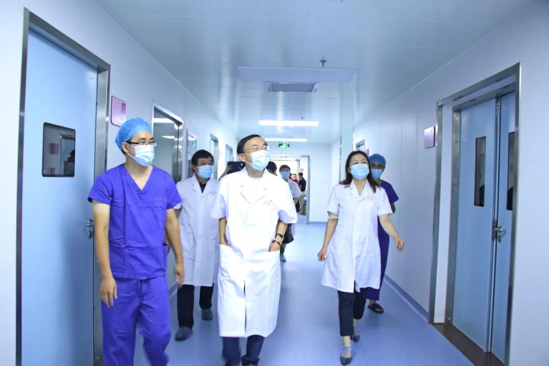 全国知名的新生儿科专家,新生儿权威专家