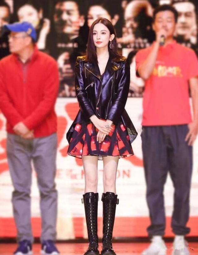 杨幂泫雅风,杨幂撞衫泫雅