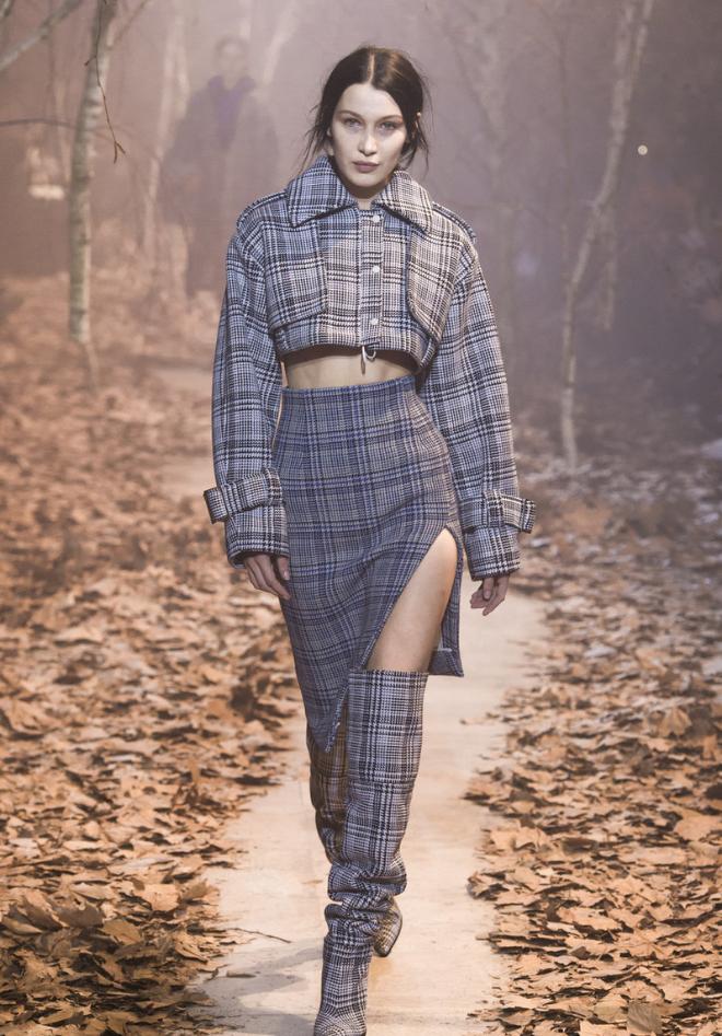 真正懂时髦的女人春天很少穿深色,懂时尚的女人都擅长配色