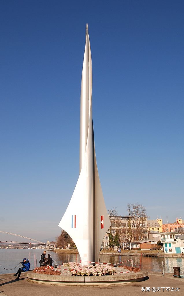 最奇葩的国家边界线,世界上奇怪的国家边界线