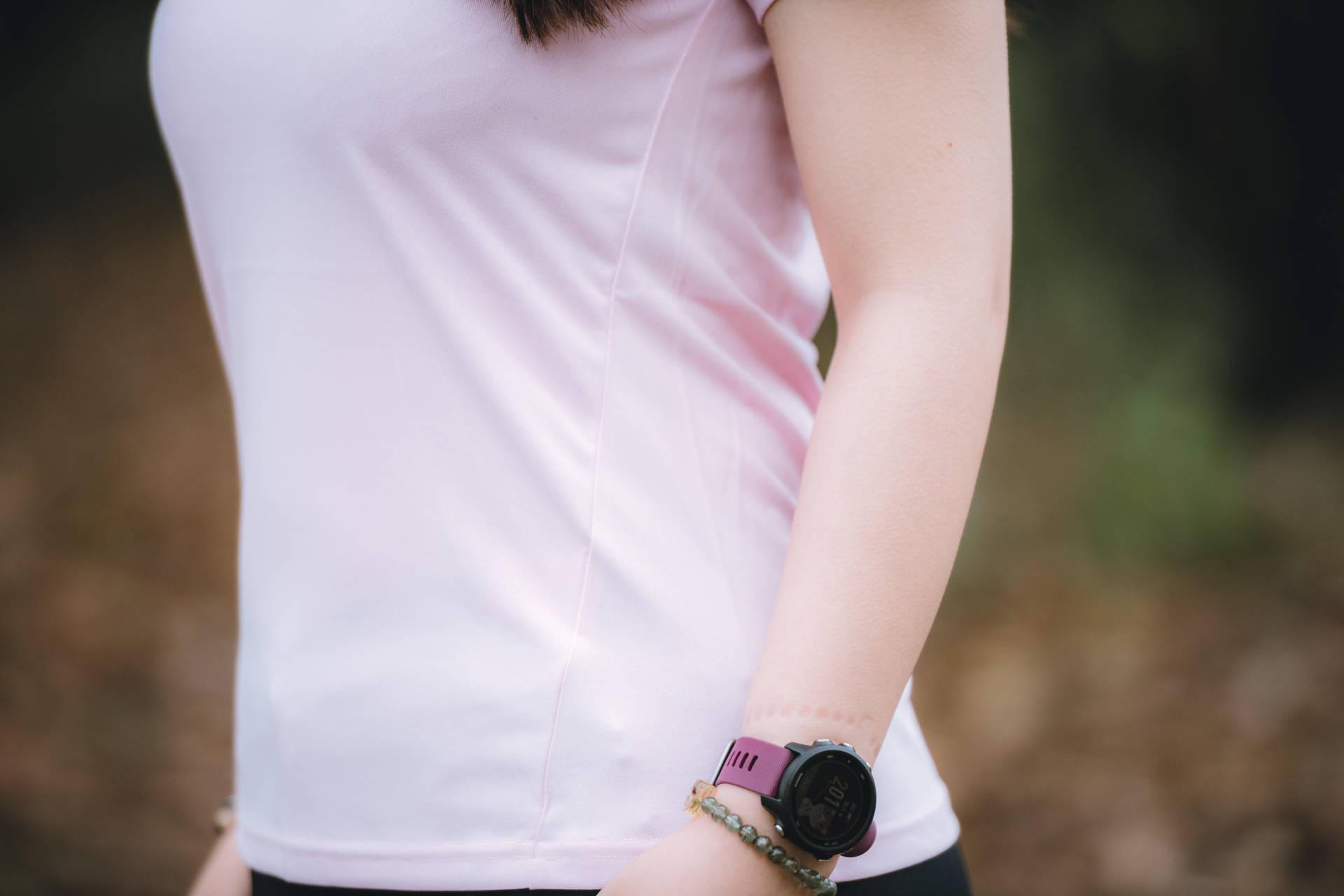 夏季户外徒步怎么穿,户外旅行穿搭图