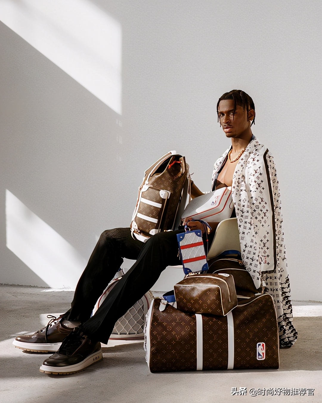 LV新包|NBA合作系列：篮网元素，红白蓝3色细节