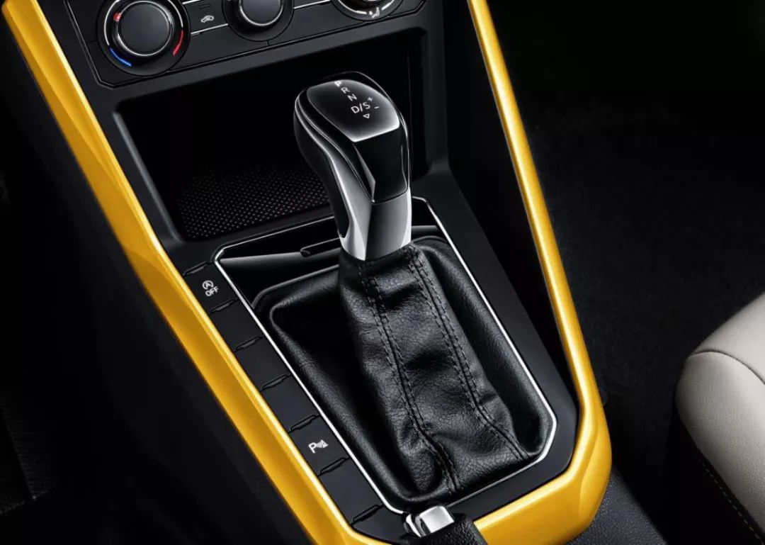 价格便宜性价比高的车2万左右,起售价和顶配相差最大的车