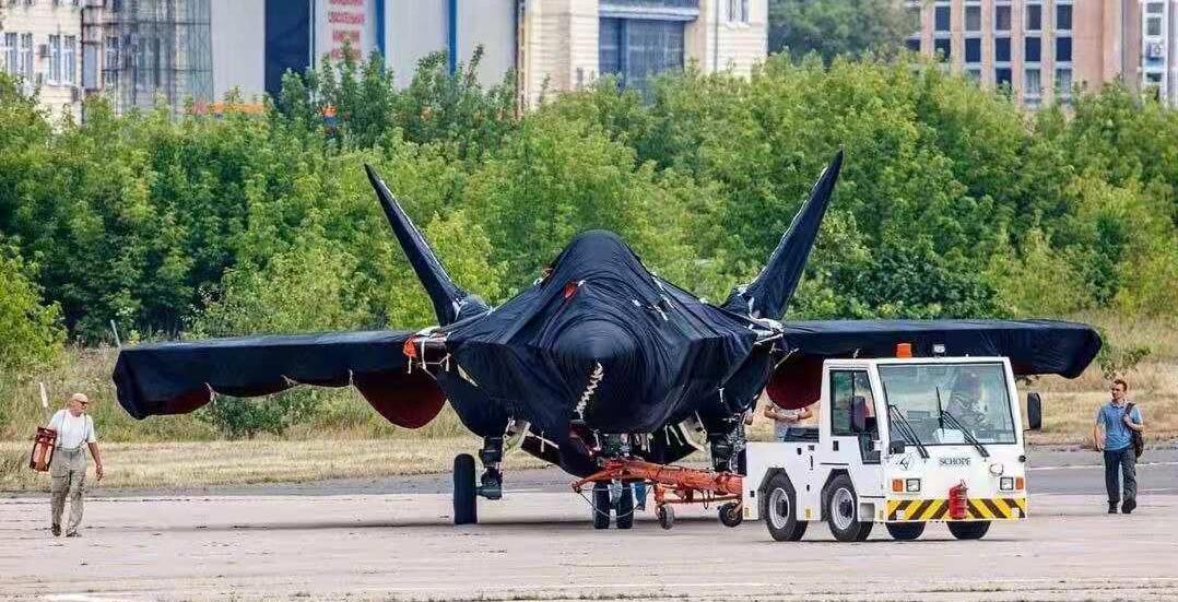 俄五代隐形轰炸机,俄新型五代战机被曝