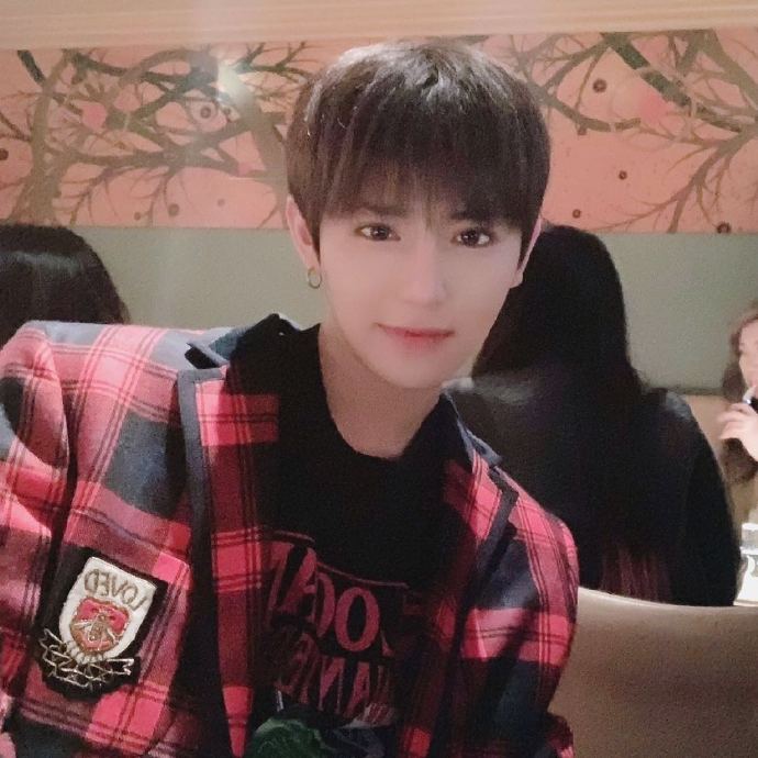 易烊千玺偶练,易烊千玺小成员